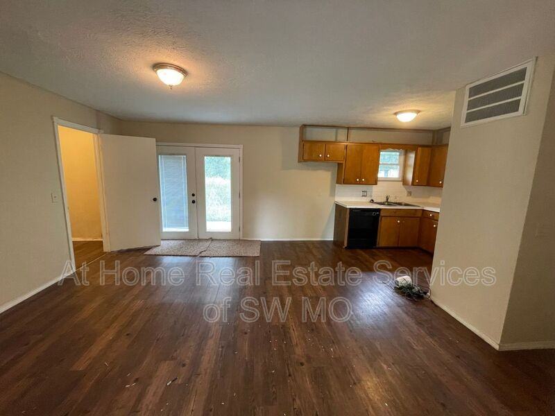 2639 W Truman St - Photo 3 of 11