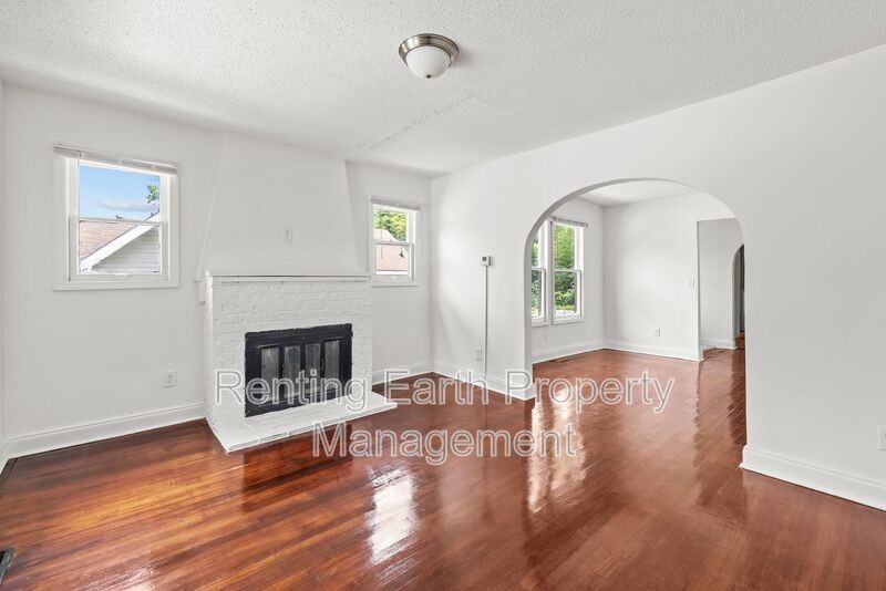 8215 Rugby Avenue - Photo 3 of 18