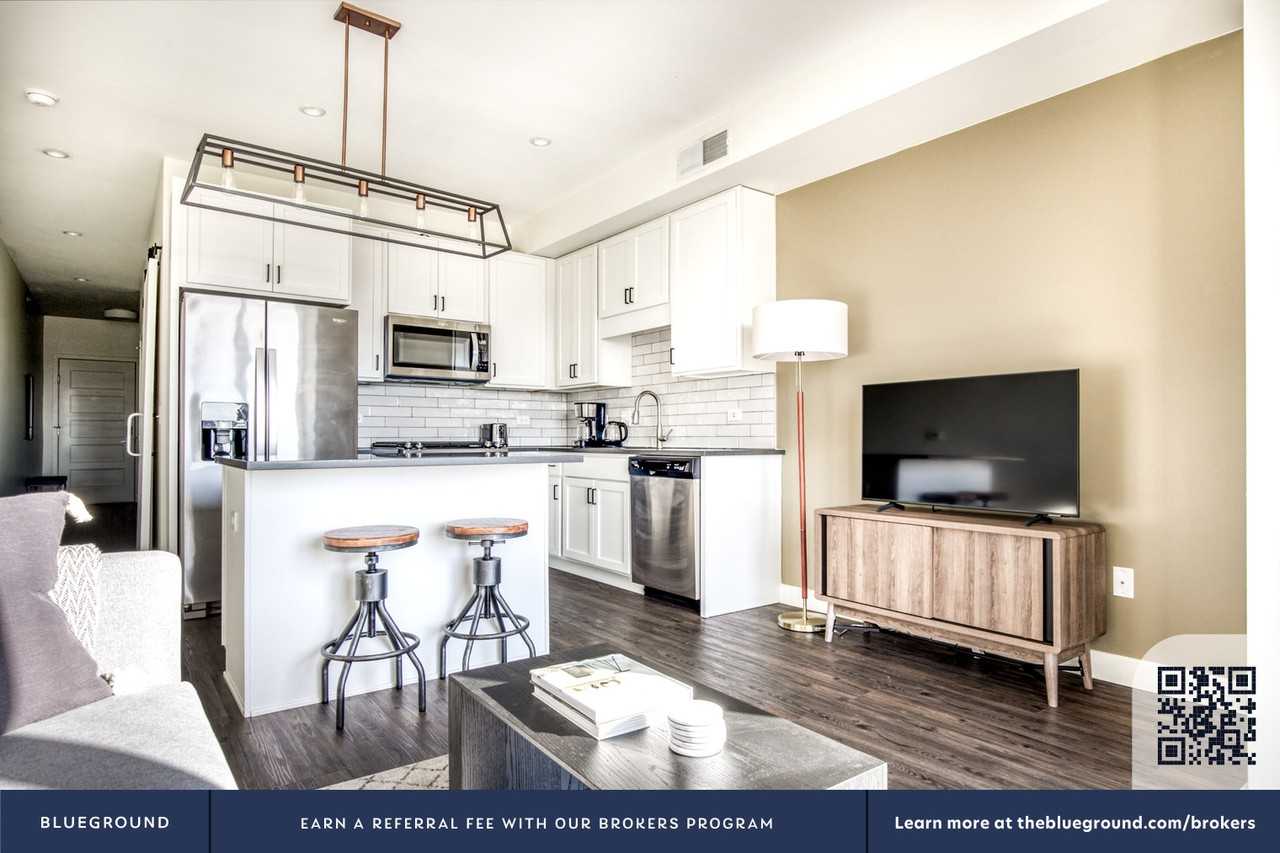 100 N Addison Ave #866 - Photo 5 of 50