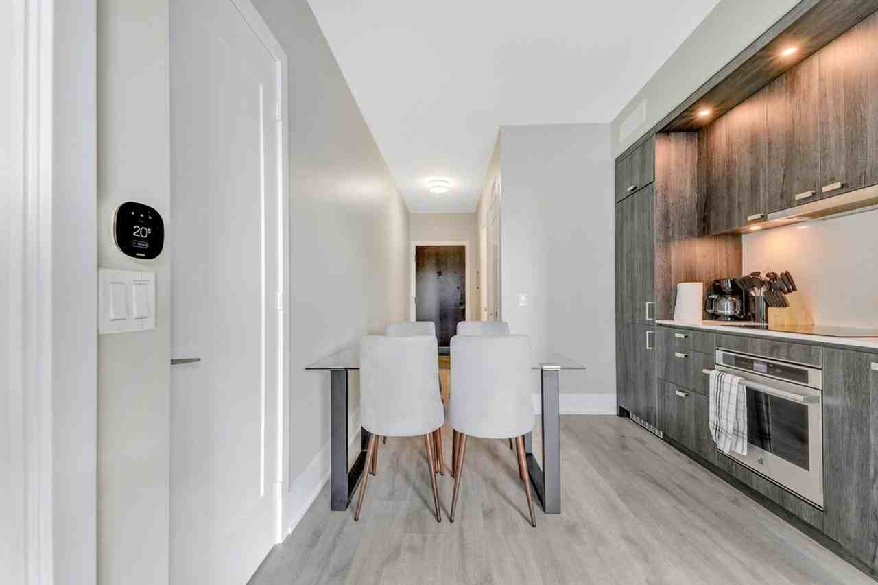 6 Spadina Ave #1050760P - Photo 3 of 14