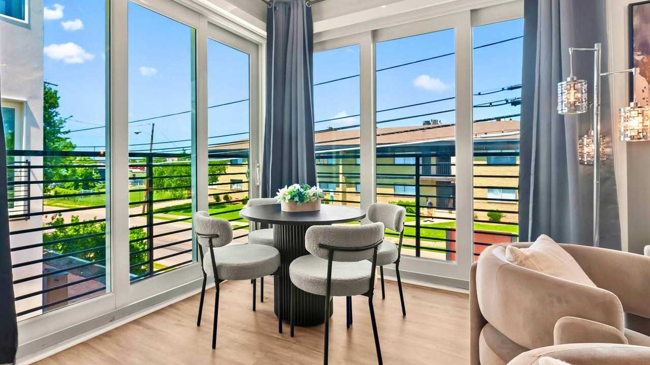 1733 N Fitzhugh Ave #1226740P - Photo 5 of 26