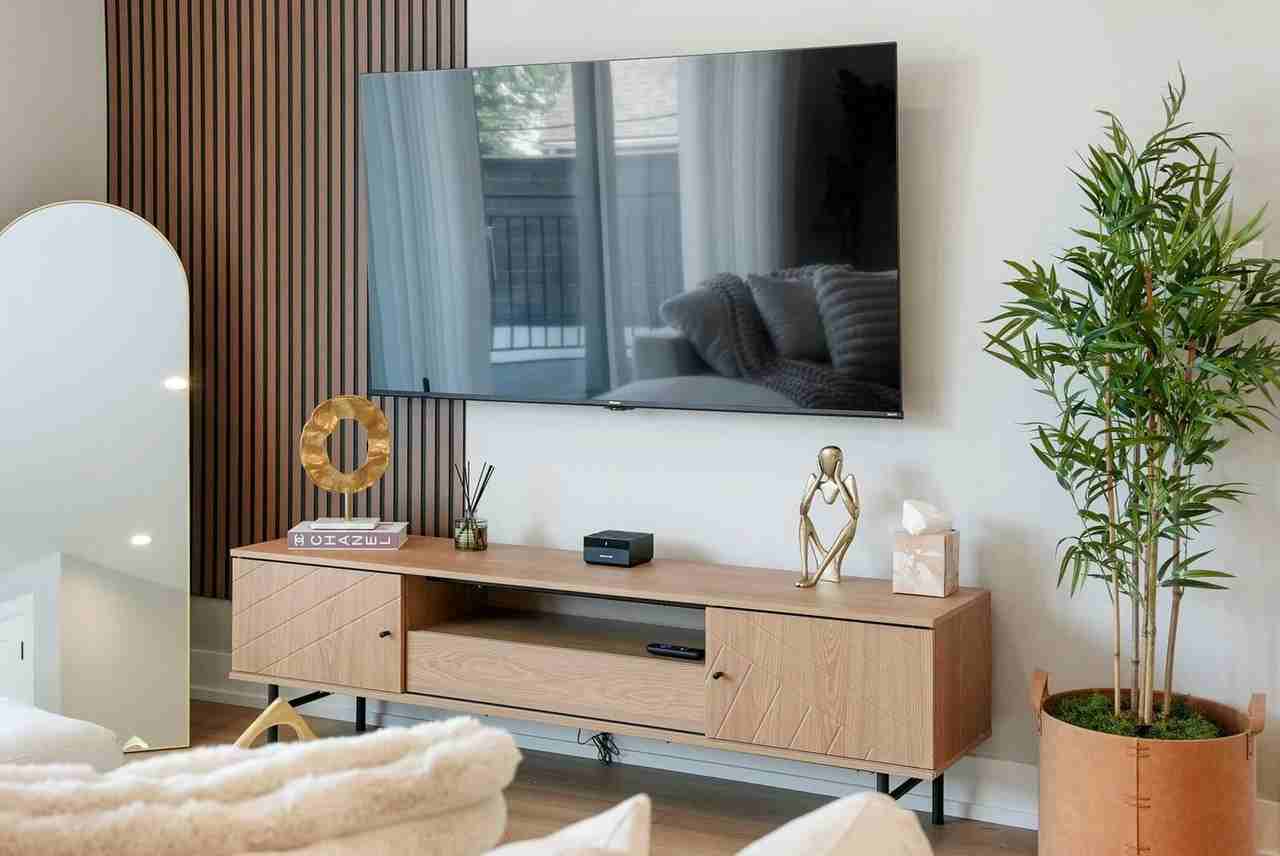 2344 W Polk St #1359789P - Photo 6 of 38