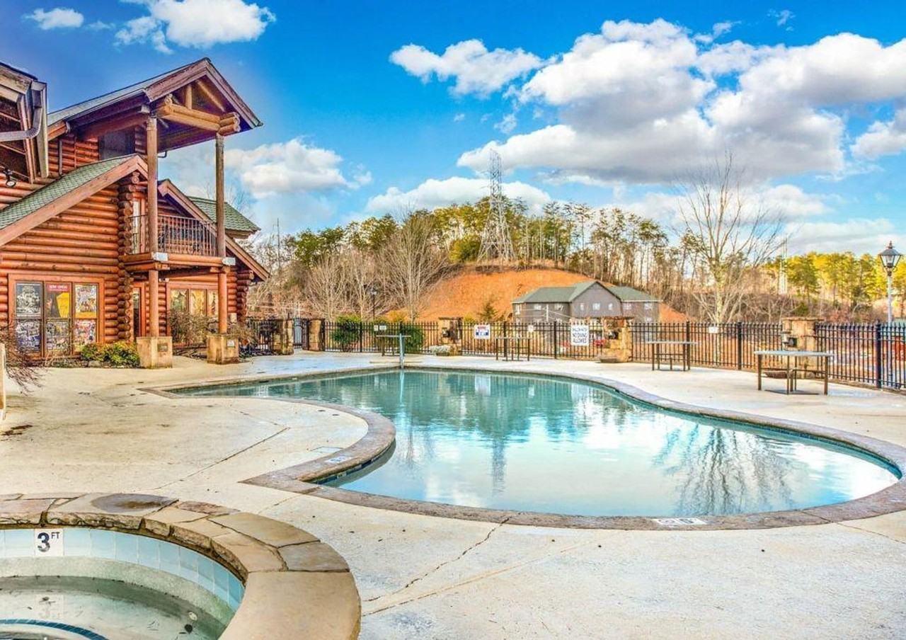 741 Golf View Boulevard - Photo 7 of 50