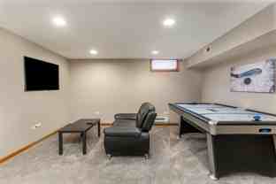 330 N Maple St - Photo 1 of 1