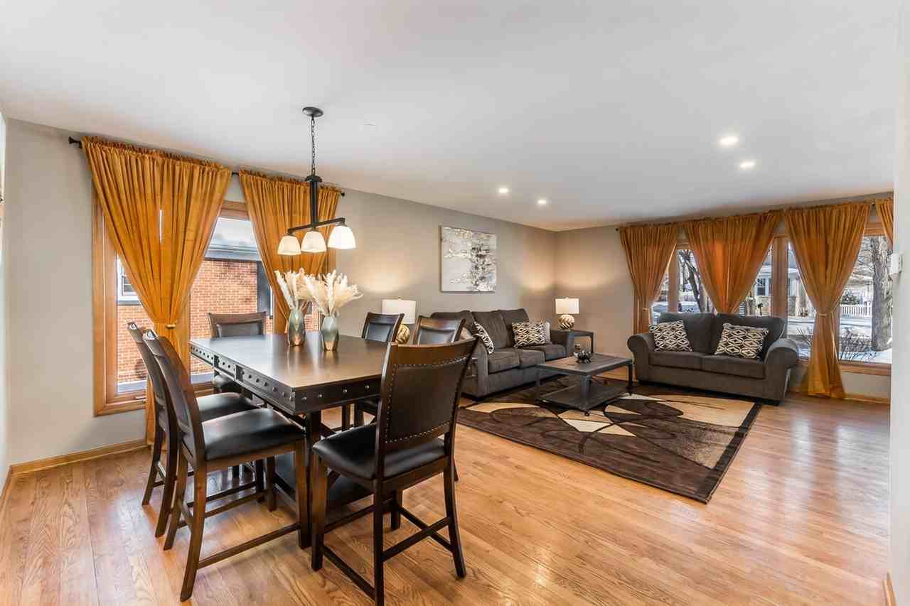 330 N Maple St #1285048P - Photo 6 of 24