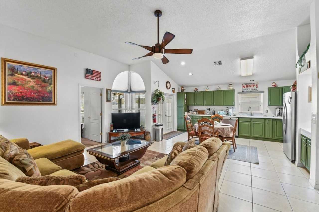 2964 Viscount Cir #1285820P - Photo 4 of 45