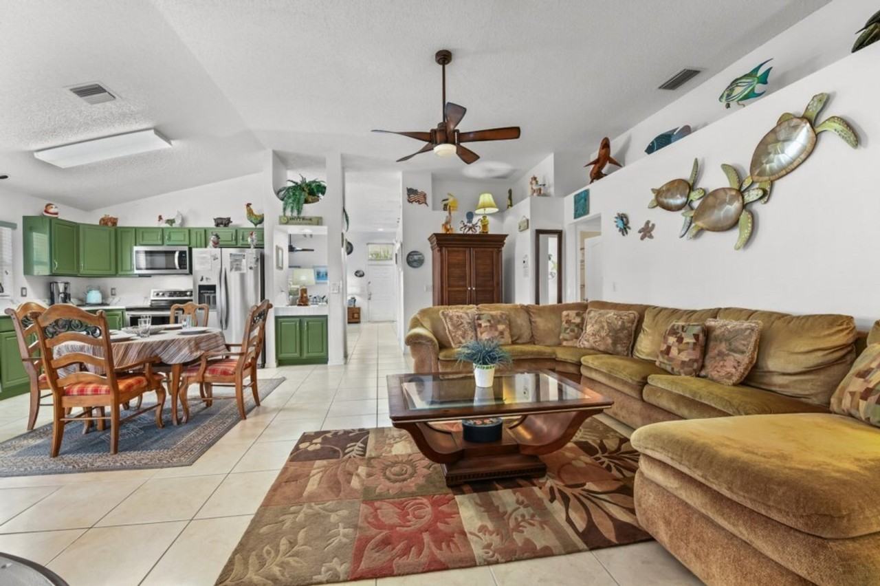 2964 Viscount Cir #1285820P - Photo 5 of 45