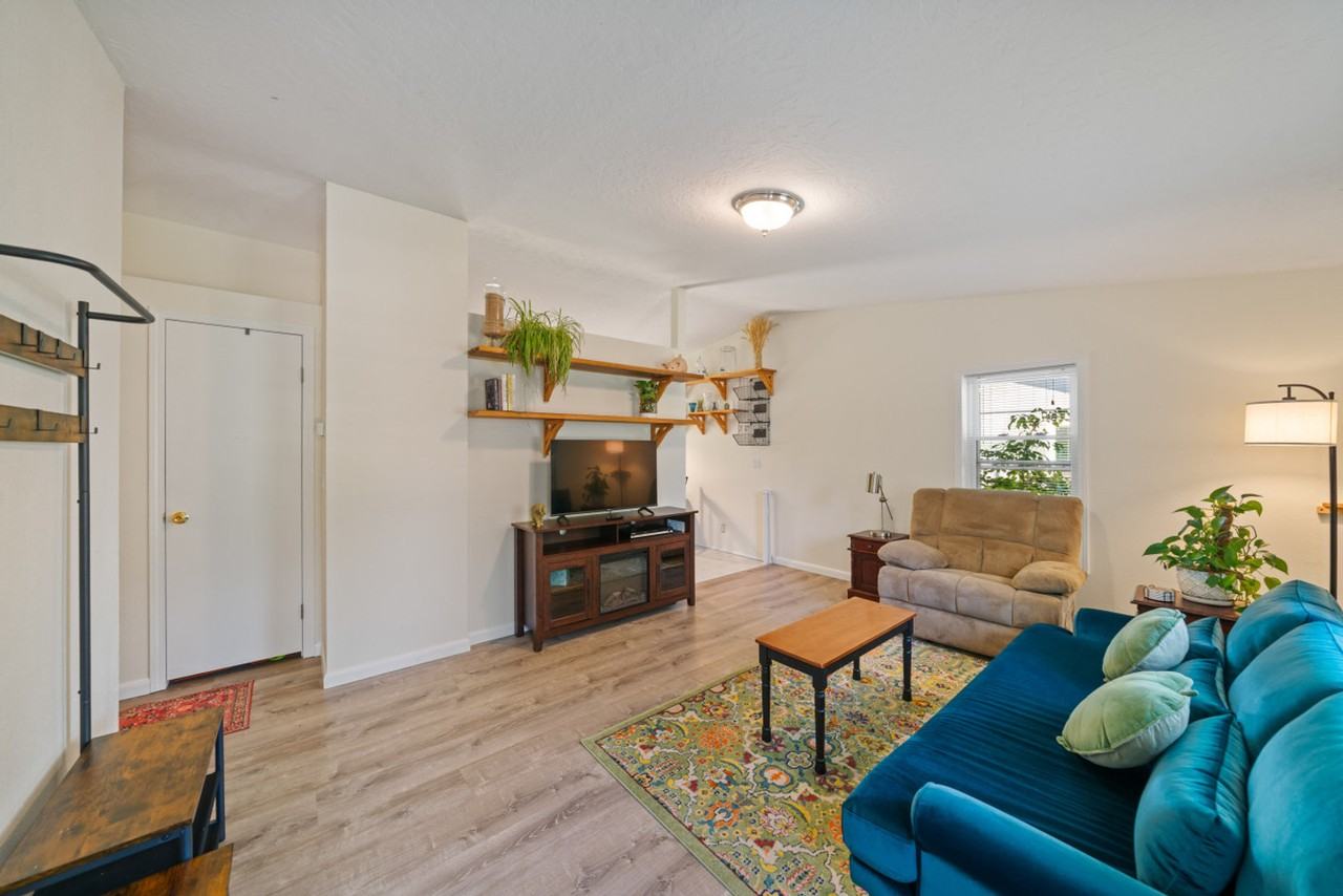 109 Meghans Way #1292394P - Photo 2 of 34