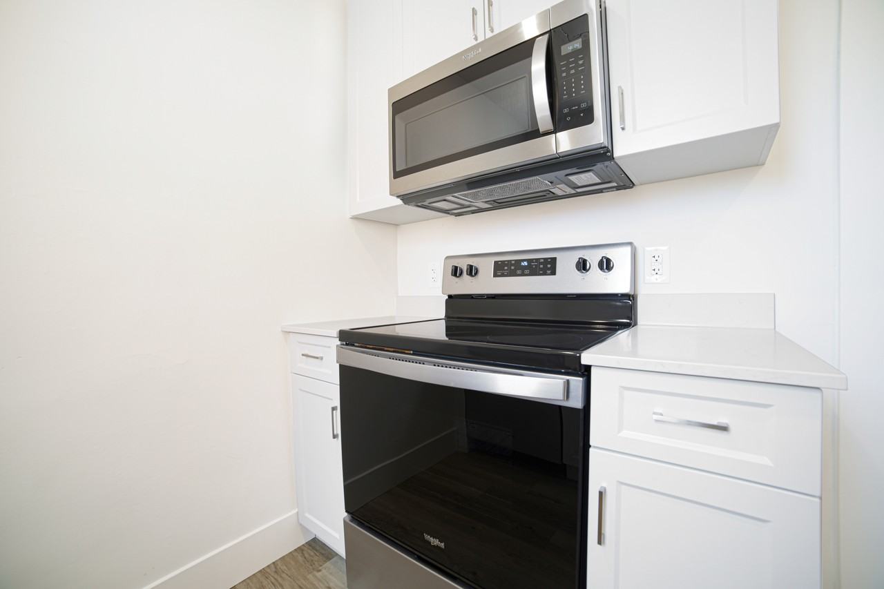 247 Young Street - Photo 7 of 18