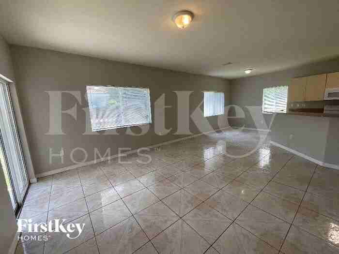 10732 Sw 228th Ter - Photo 3 of 14