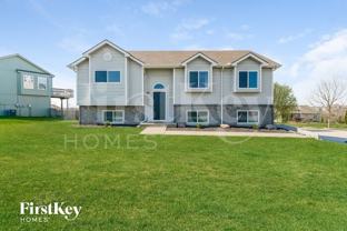 9301 Ne Paw Paw Dr - Photo 1 of 1