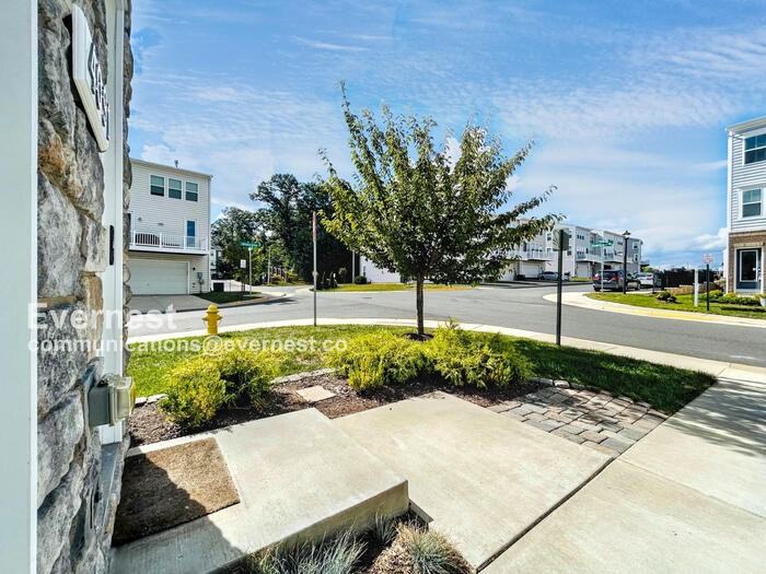 4091 Elizabeth Reed Way - Photo 3 of 50