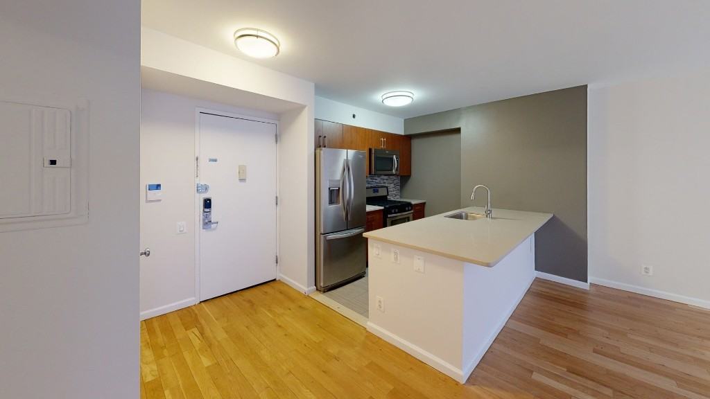 W 24th St #7L - Photo 4 of 5