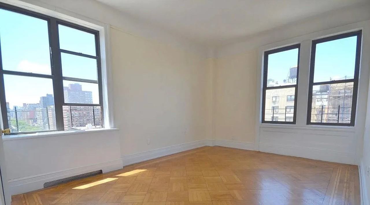 W 98th St #11A - Photo 2 of 5