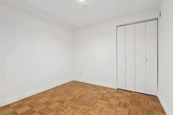 Exchange Pl #524 - Photo 4 of 17