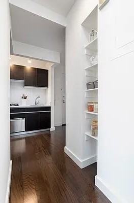 John St #2215 - Photo 3 of 20