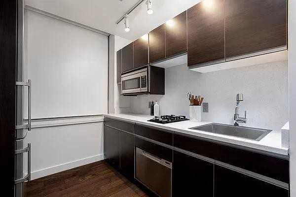 John St #2215 - Photo 4 of 20