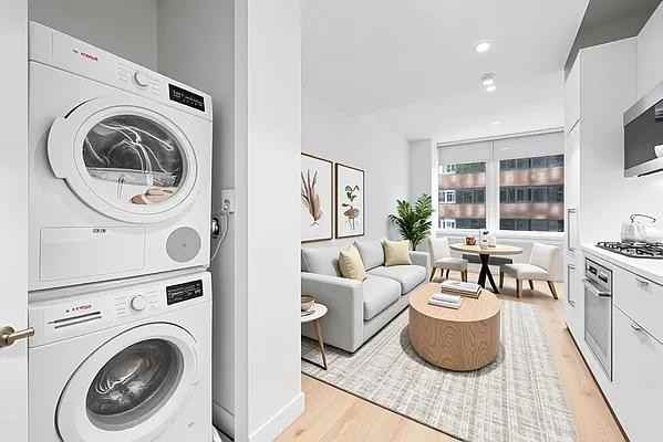 Water St #18K - Photo 4 of 20