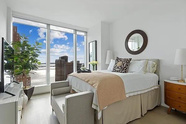 West St #21B - Photo 5 of 20