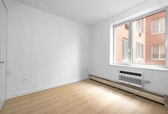 Worth St #701 - Photo 2 of 12