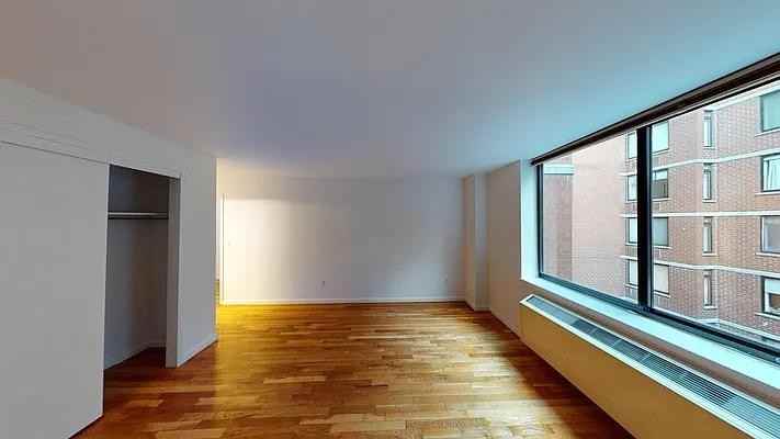 Reade St #2B - Photo 7 of 11