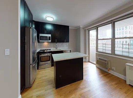 Greenwich St #3107N - Photo 2 of 8