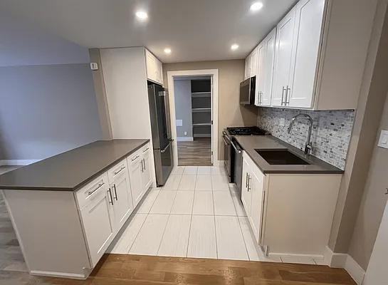 Greenwich St #3104B - Photo 3 of 9