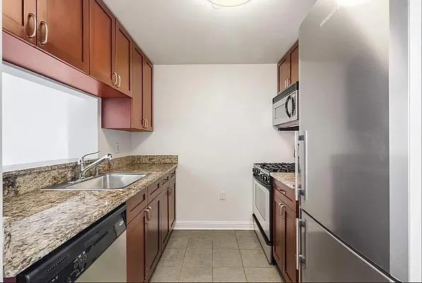 N End Ave #7D - Photo 7 of 15