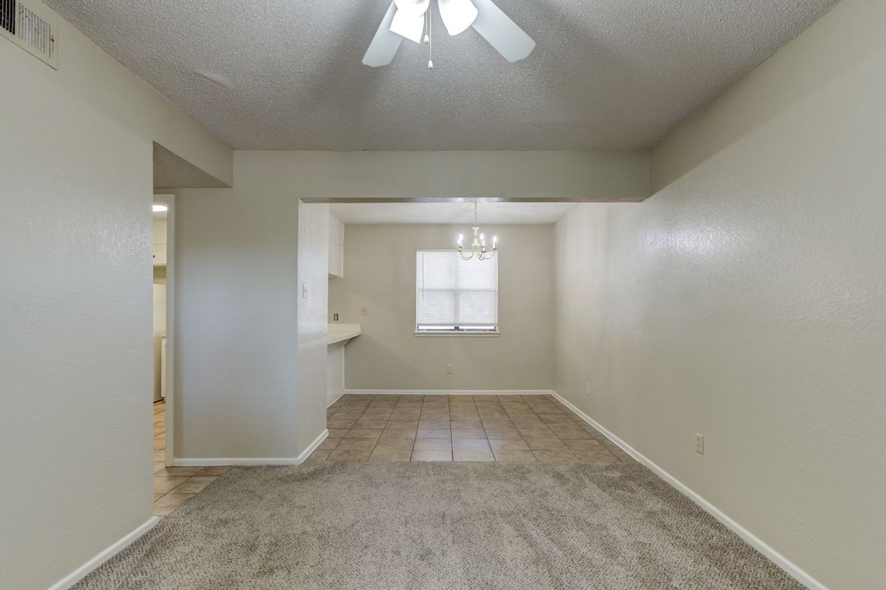 Albany Ridge Apartments – Comfortable Living in West Lubbock - Photo 7 of 39