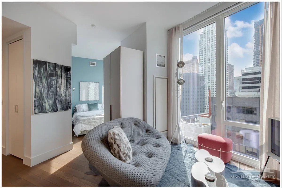 E 44th St #40D - Photo 2 of 10