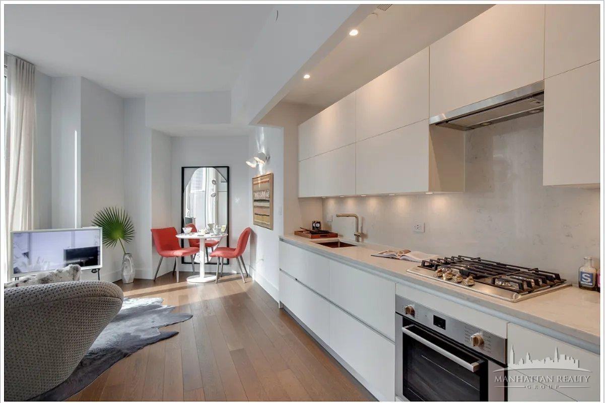 E 44th St #40D - Photo 3 of 10