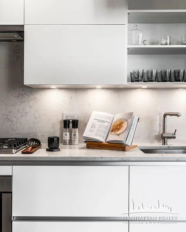 E 44th St #40D - Photo 5 of 10