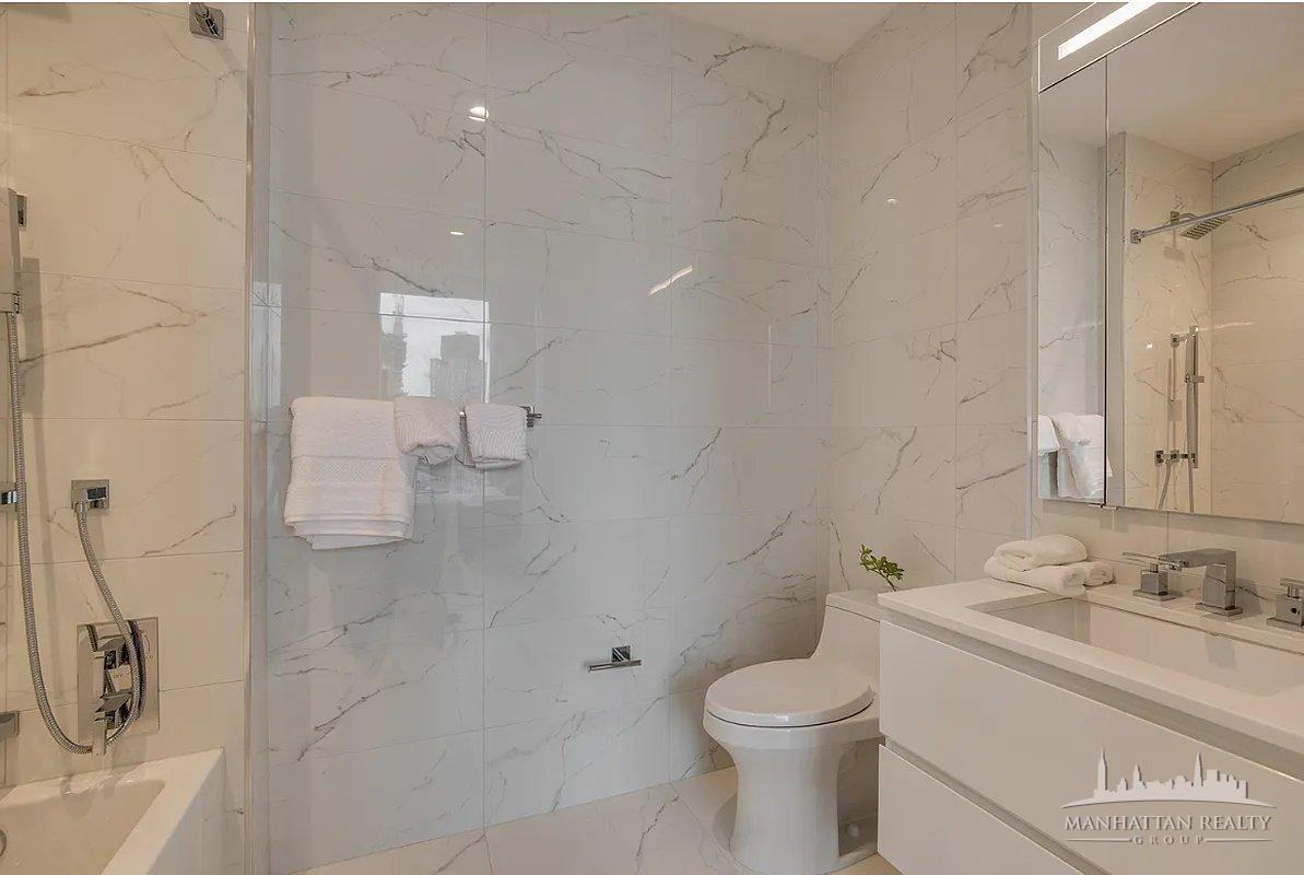 E 44th St #40D - Photo 6 of 10