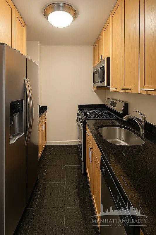 4th Ave #15D - Photo 2 of 7