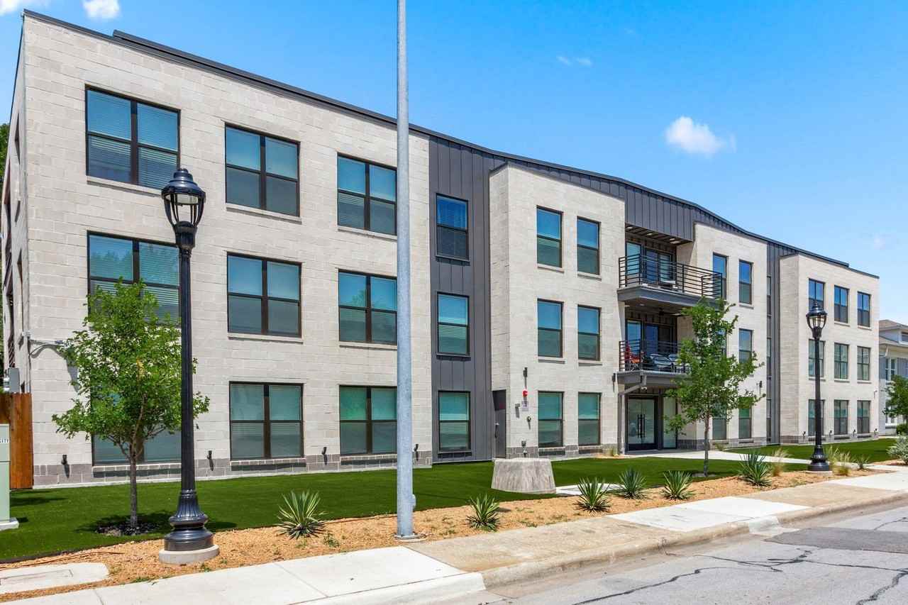 3240 S University - Photo 2 of 16