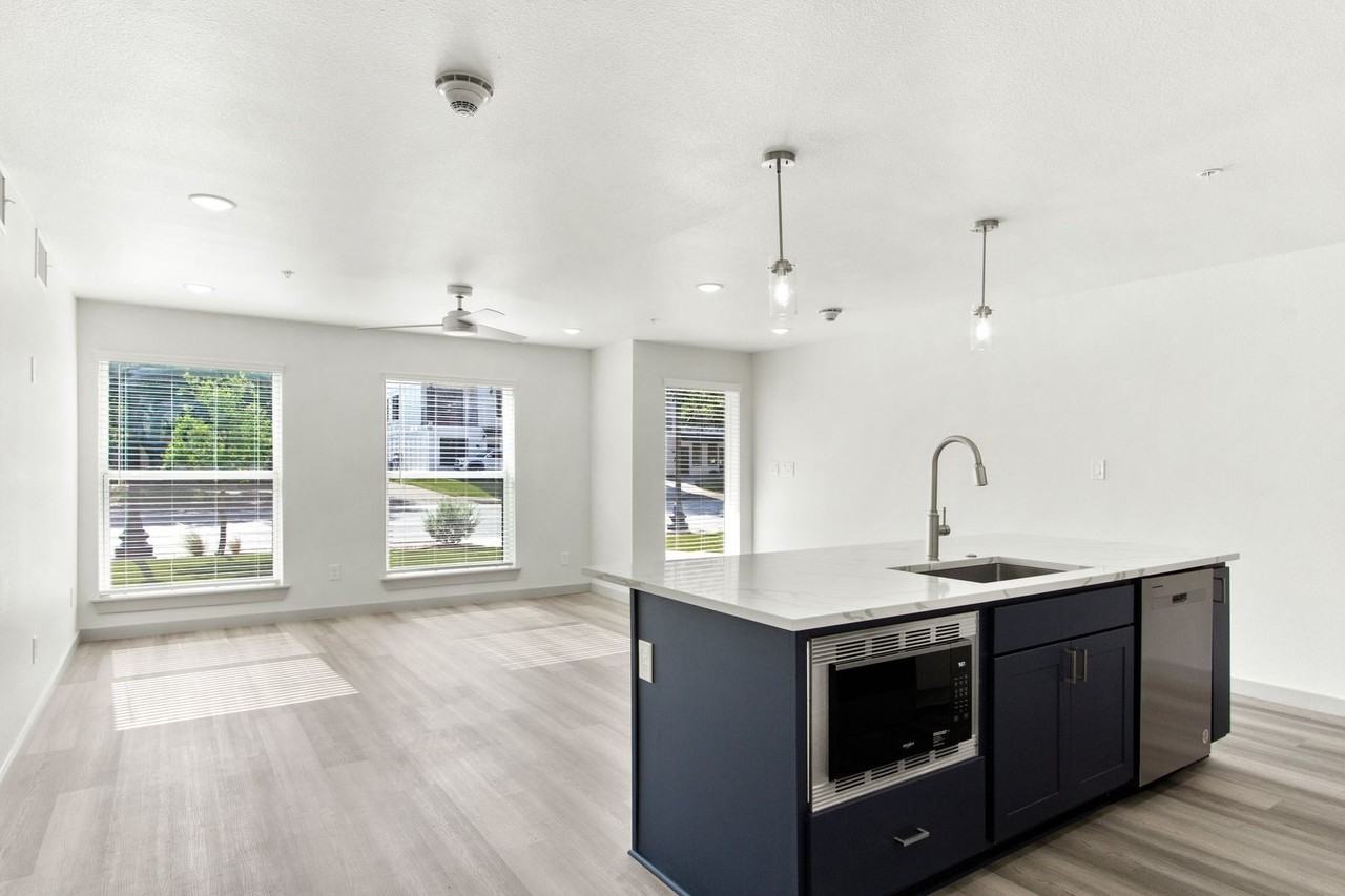 3240 S University - Photo 6 of 16