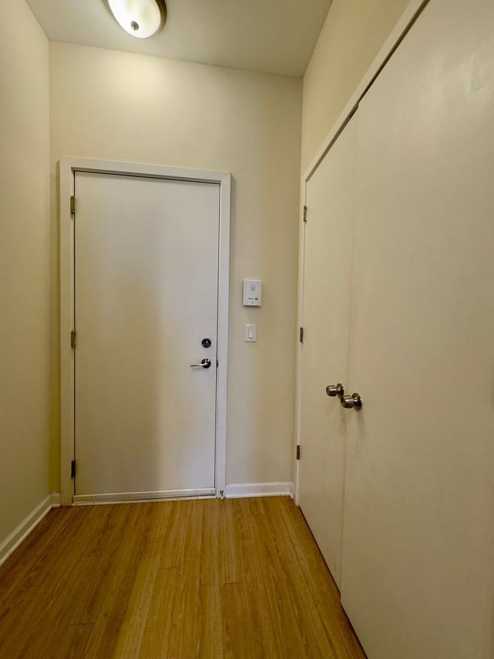 407-415 N Howard St - Photo 4 of 50