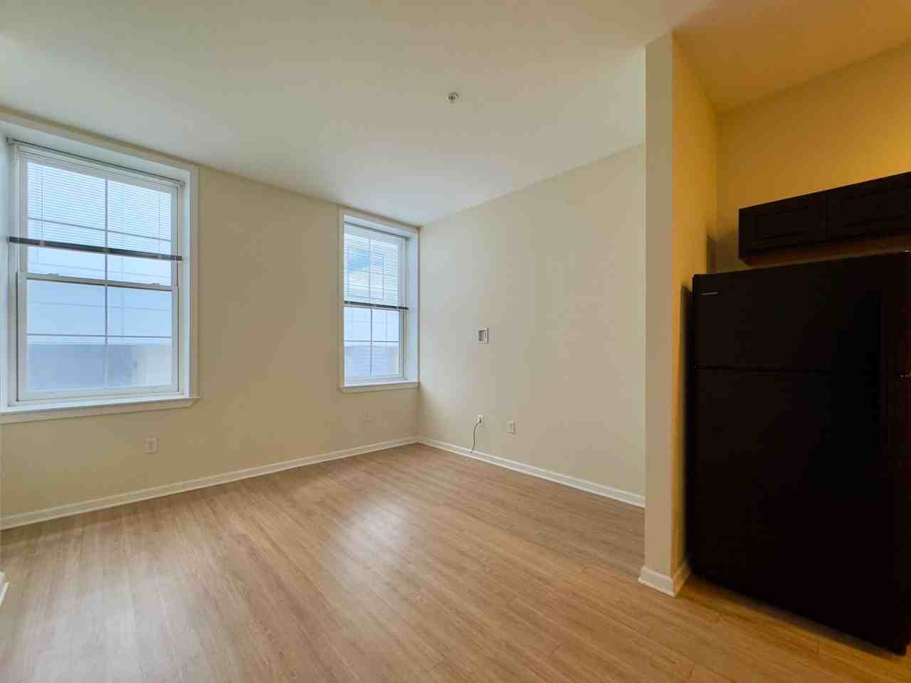 407-415 N Howard St - Photo 6 of 50