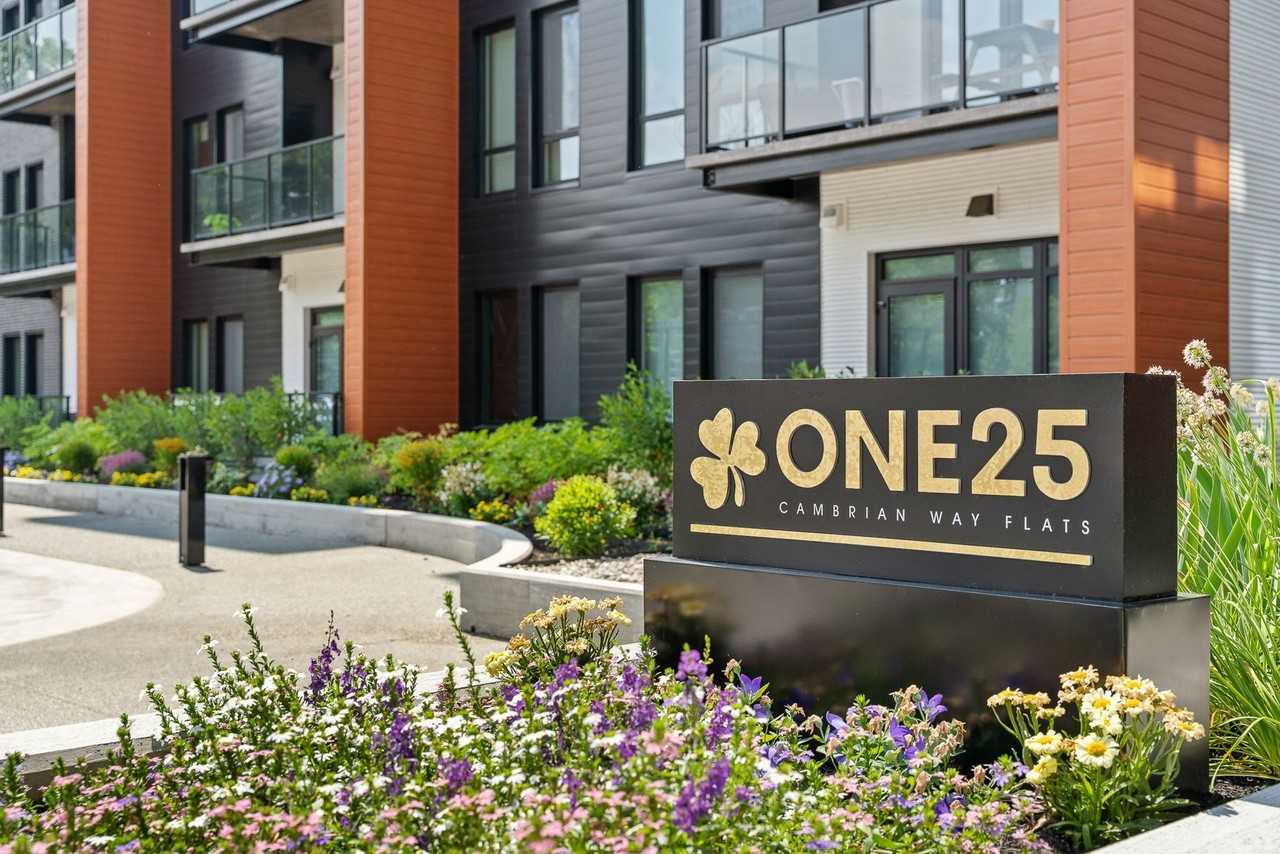 One25 - Photo 2 of 50