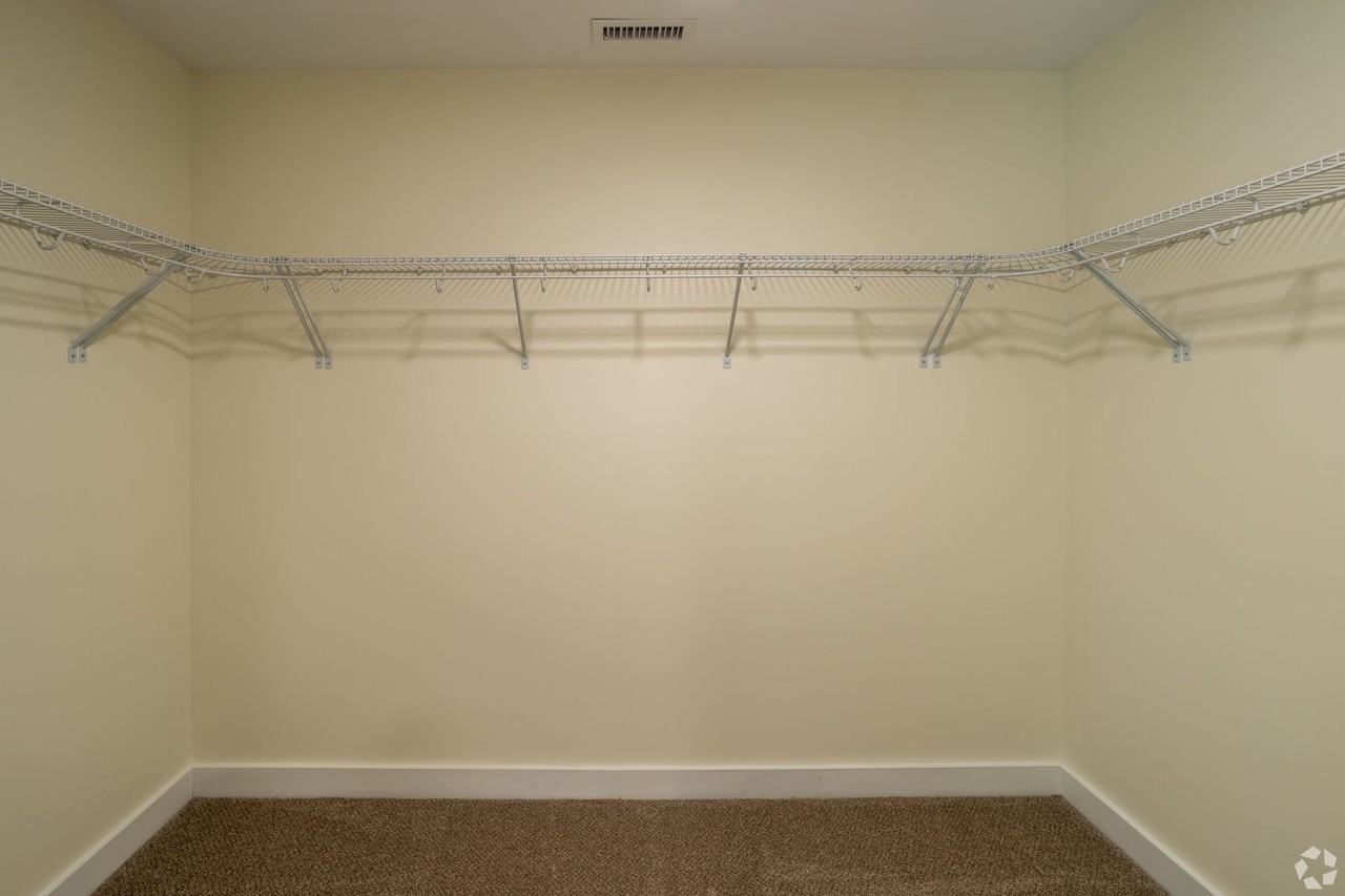 46 Monroe Dr #5 - Photo 2 of 8