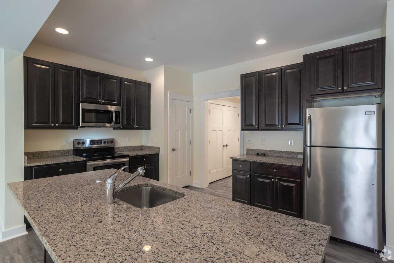 64 Monroe Dr #3 - Photo 6 of 8