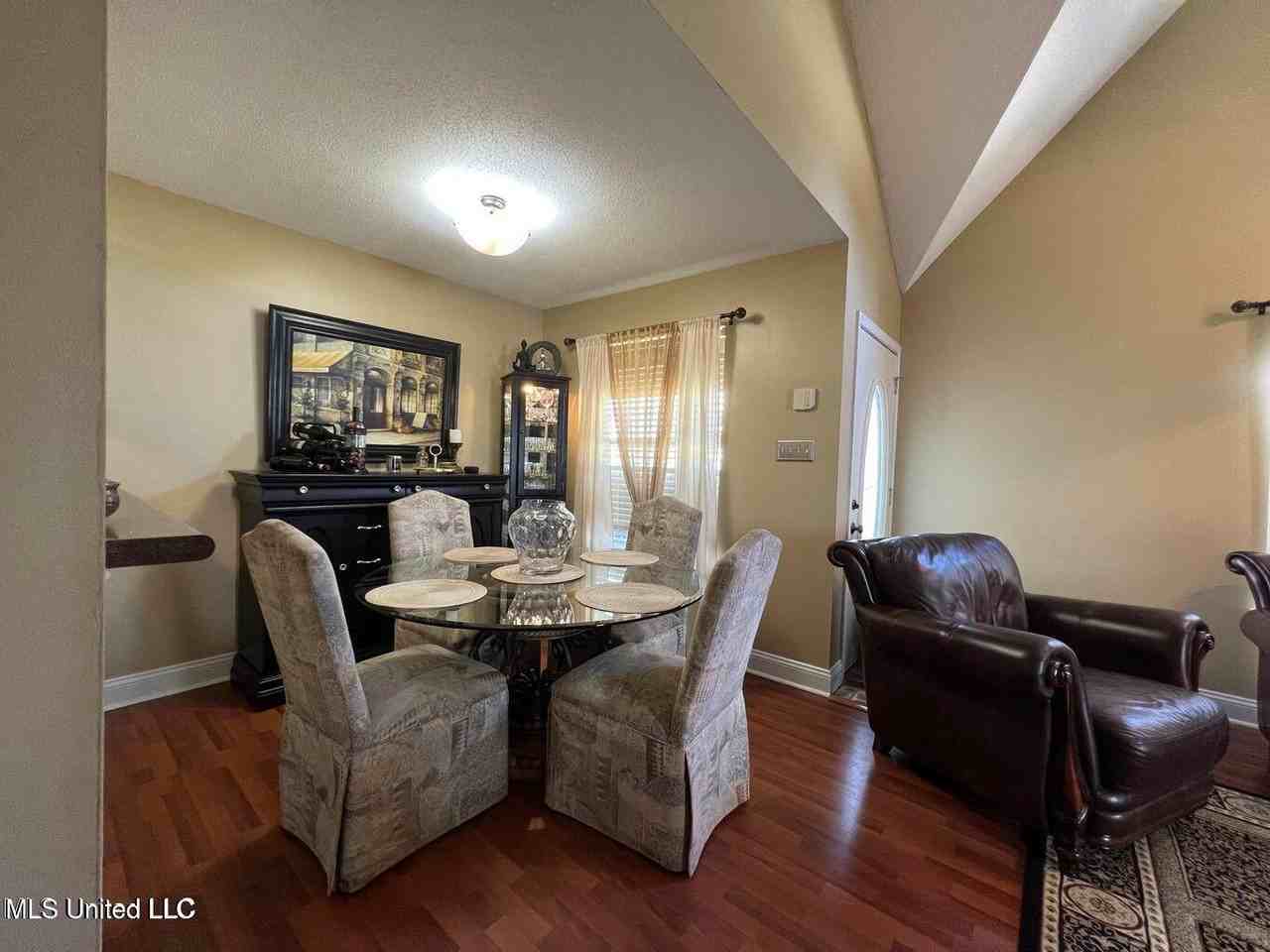 2355 Grants Ferry Dr - Photo 3 of 16