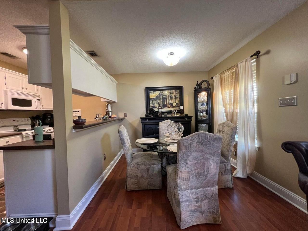 2355 Grants Ferry Dr - Photo 4 of 16