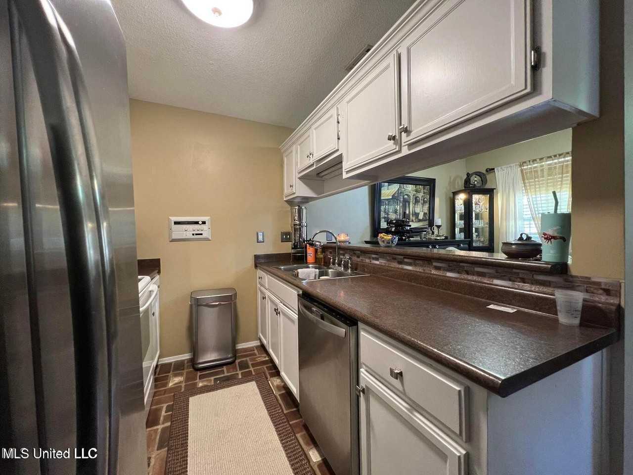 2355 Grants Ferry Dr - Photo 6 of 16