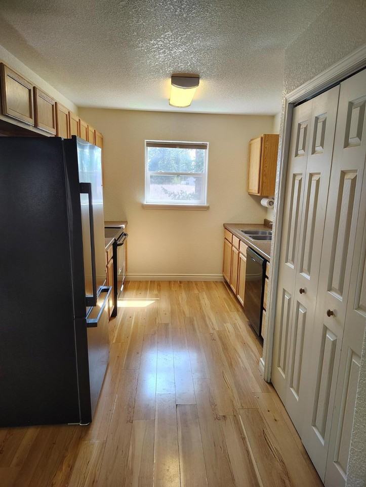 1208 4th Ave E #C - Photo 5 of 23