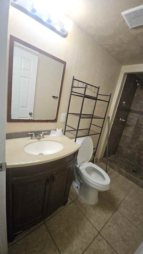 3914 S 5th Ave #B - Photo 3 of 14