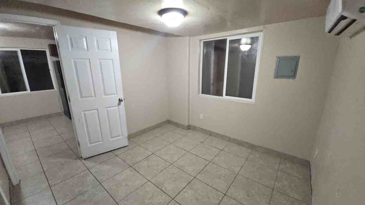 3914 S 5th Ave #B - Photo 4 of 14