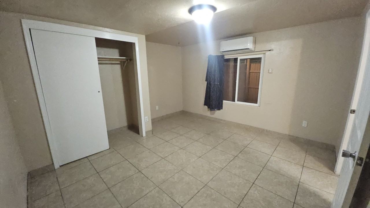 3914 S 5th Ave #B - Photo 5 of 14