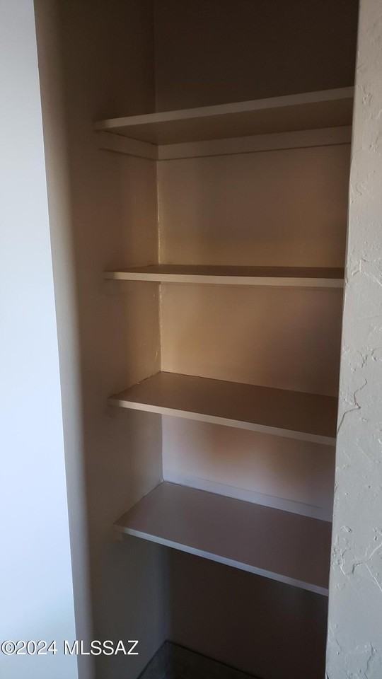 3914 S 5th Ave #B - Photo 7 of 14