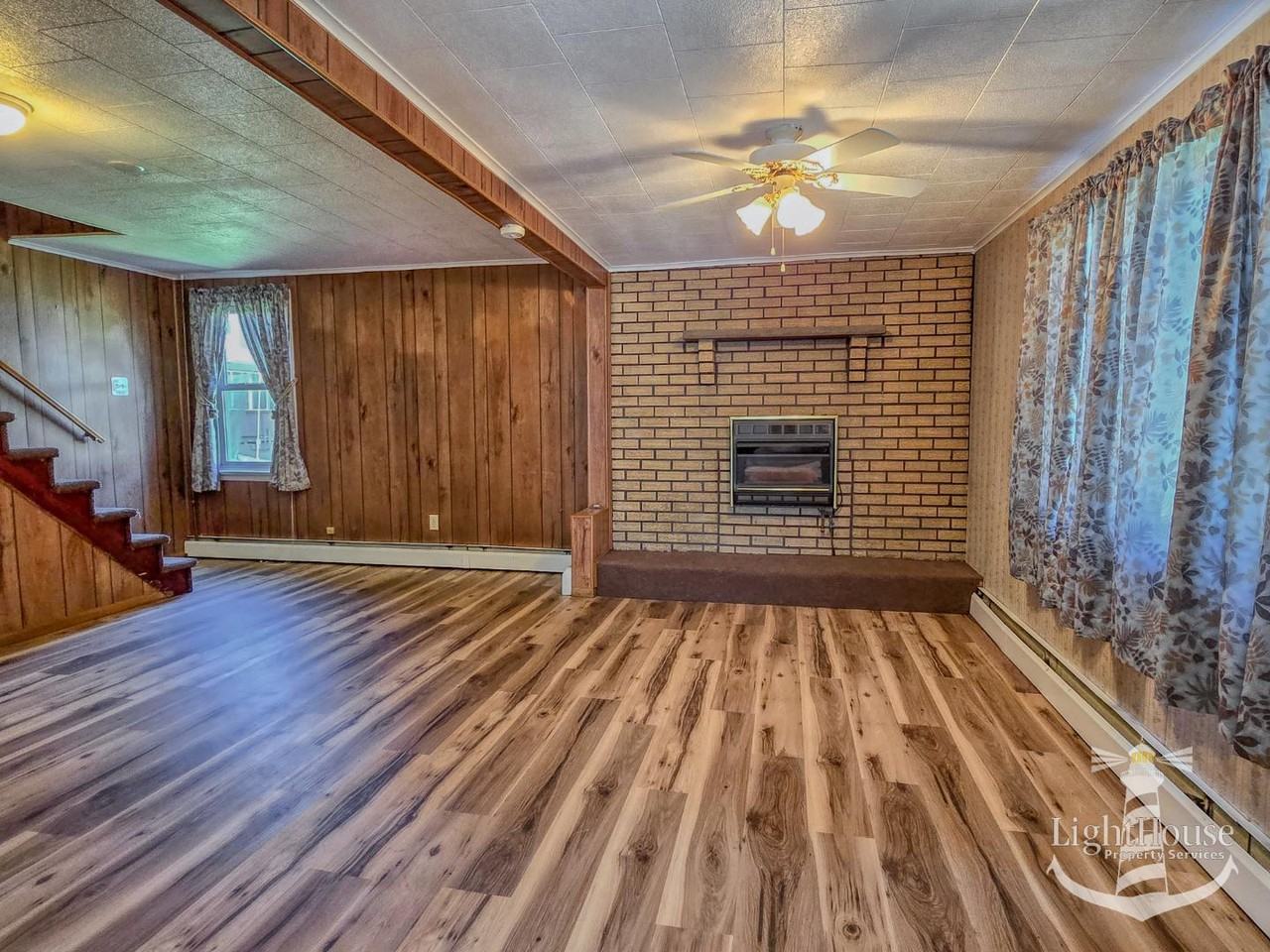 224 Pickwick St - Photo 3 of 16